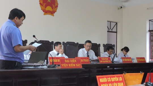 
Đại diện VKS đọc bản luận tội đối với vụ án Trần Văn Điểm

