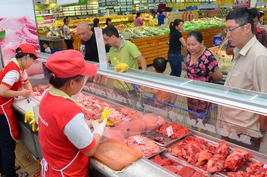 Thịt heo đạt tiêu chuẩn VietGAP được bán tại hệ thống siêu thị Co.opmart từ ngày 7-12. Ảnh: tấn Thạnh