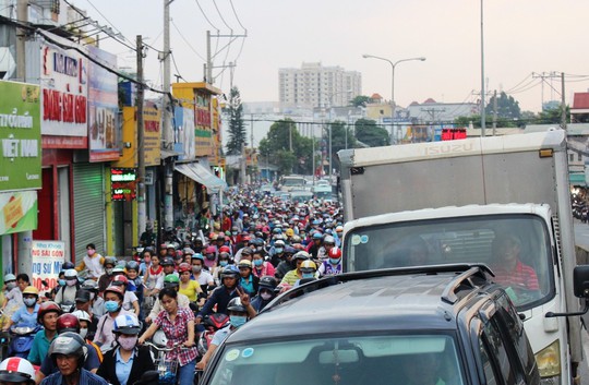 Vụ tai nạn khiến giao thông ùn tắc nghiêm trọng