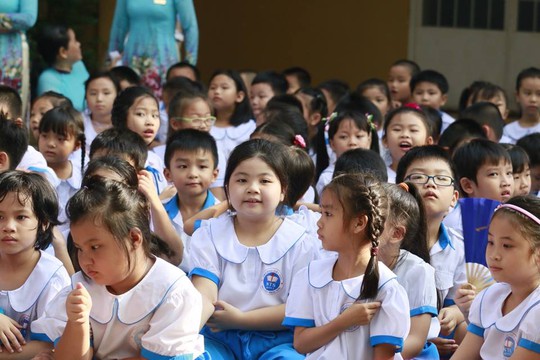 Từ năm học này, mỗi năm một học sinh từ bậc tiểu học đến bậc đại học đóng 434.700 đồng      ẢNH: TRỰC NGÔN