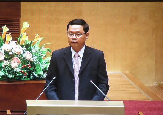 
Tổng Thanh tra Chính phủ Huỳnh Phong Tranh báo cáo tại hội trường sáng 28-10. ảnh: Văn Duẩn
