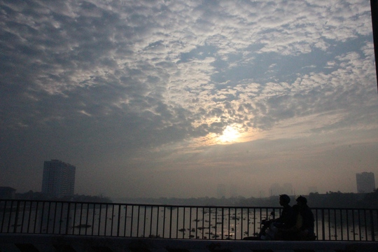 Sông Sài Gòn mờ sương vào sáng nay
