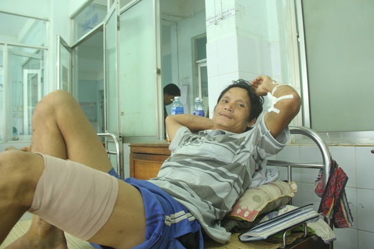 
Ông Hồ Văn Ven đang điều trị tại bệnh viện
