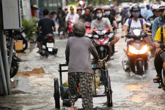 
Đường Trần Xuân Soạn (quận 7) chiếu 27-11
