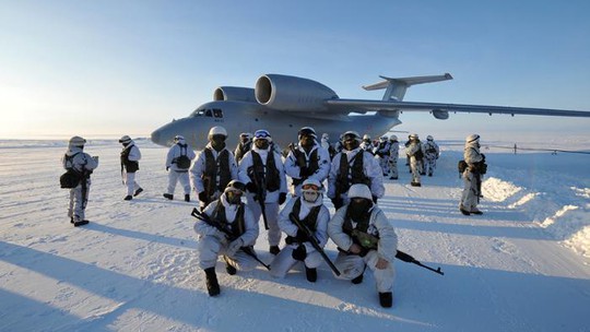 Quân đội Nga tập trận ở Bắc Cực. Ảnh: NEWS VICE