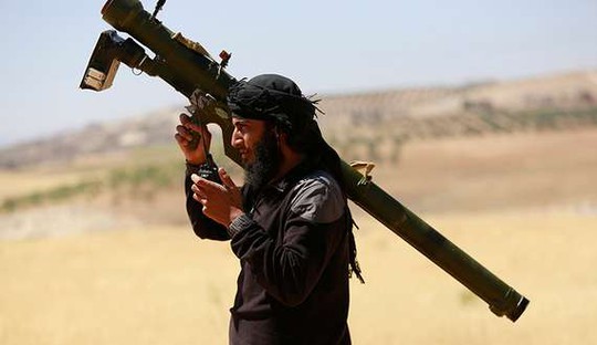 
Nhóm Nhà nước Hồi giáo (IS) tự xưng ở Syria đang bàn với giới thủ lĩnh Mặt trận Al-Nusra về khả năng hợp lực chống lại quân đội Syria. Ảnh: PULSE.NG
