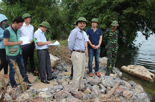 
Phó Chủ tịch tỉnh Quảng Ninh Đặng Huy Hậu và đoàn công tác kiểm tra công tác phòng chống bão tại TP Móng Cái
