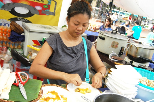 
Món tráng miệng Turon (chuối chiên bao bọc chả giò) của người Philipines
