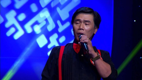 Lê Minh Trung, giọng ca giống hệt cố ca sĩ Duy Khánh, bước ra showbiz từ cuộc thi “Solo cùng bolero 2014”. (Ảnh do chương trình cung cấp)