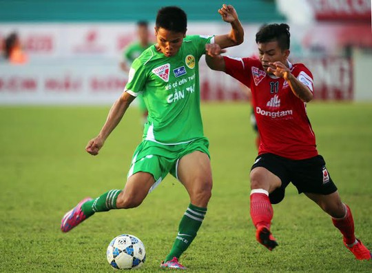 
Tiền đạo Văn Thắng (Cần Thơ) là cầu thủ nội ghi bàn nhiều nhất V-League 2015
