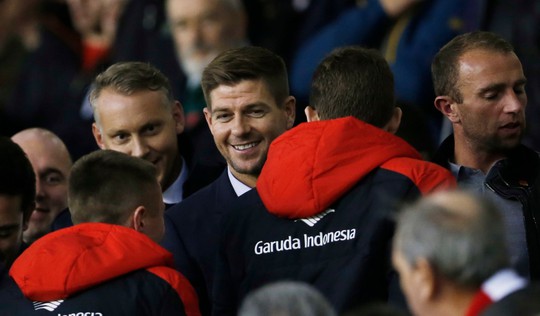 Gerrard trong một lần về thăm Liverpool