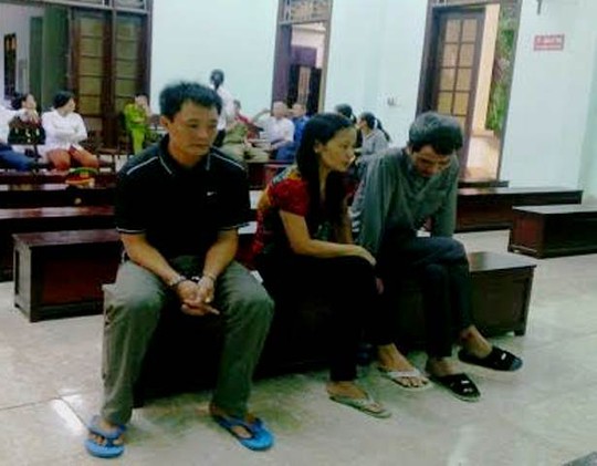 Các bị cáo Hưng, Loan và Cường tại phiên xét xử - Ảnh: Su Nguyễn