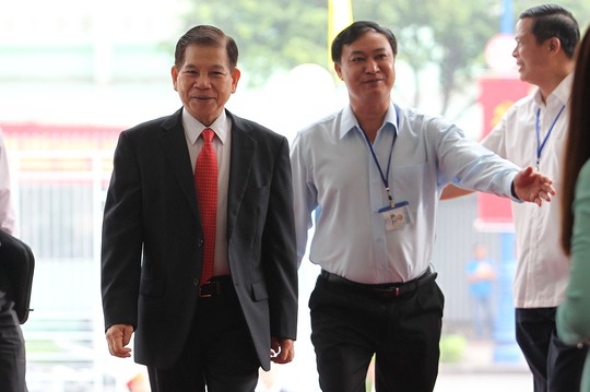 
Nguyên Chủ tịch nước Nguyễn Minh Triết đến dự lễ khai mạc Đại hội đại biểu Đảng bộ TP HCM nhiệm kỳ 2015-2020 (Ảnh: Hoàng Triều)
