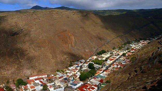 
Jamestown, thủ phủ đảo St. Helena, nơi hoàng đế Napoleon qua đời năm 1821

ở tuổi 51 Ảnh: SaintHelenaIsland.info
