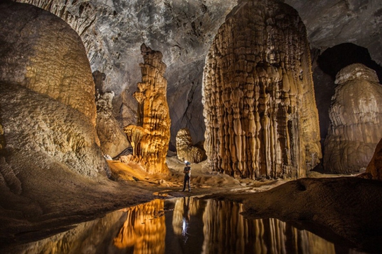 Những khối thahc5 nhũ hàng triệu năm tuổi nằm trong hang Sơn Đoòng.