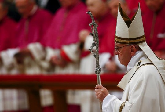 Đức giáo hoàng chủ Francis trì buổi lễ Giáng sinh ở Vương cung thánh đường Thánh Peter. Ảnh: Reuters