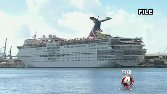 
Tàu Carnival Ecstasy. Ảnh: Fox 4
