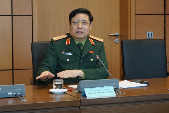 
Bộ trưởng Phùng Quang Thanh nhấn mạnh: Chúng ta không xâm lấn ai nhưng phải có thực lực phòng thủ, bảo vệ đất nước - Ảnh: Nguyễn Nam
