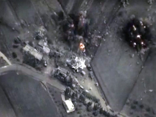 Không quân Nga không kích các vị trí phiến quân IS ở Syria hôm 30-9. (Ảnh chụp từ video do Bộ Quốc phòng Nga cung cấp)Ảnh: KP