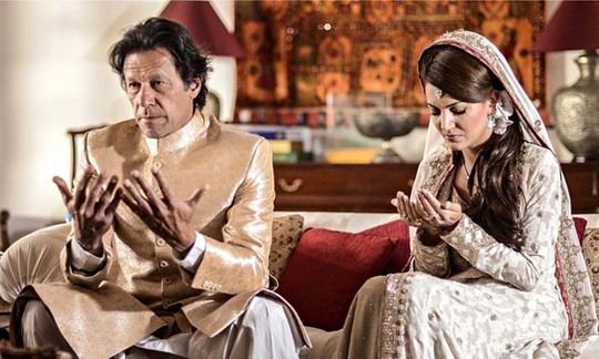 
Chính trị gia Imran Khan (trái) và cựu phóng viên BBC Reham Khan (phải) ly hôn sau 10 tháng vợ chồng

Ảnh: EPA
