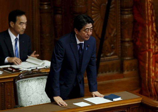Thủ tướng Nhật Bản Shinzo Abe tại Quốc hội hôm 18-9 Ảnh: REUTERS