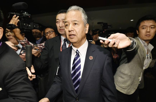 
Bộ trưởng Kinh tế Nhật Bản Akira Amari trả lời giới truyền thông sau hội nghị bộ trưởng các nước tham gia đàm phán TPP hôm 2-10. Ảnh: Kyodo
