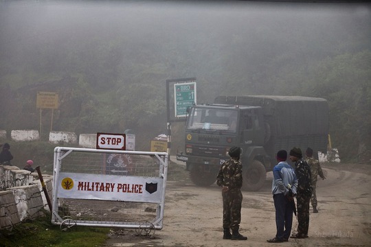 Một căn cứ quân sự tại thị trấn Tawang, bang Arunachal Pradesh - Ấn Độ Ảnh: Shihofukada.photoshelter.com