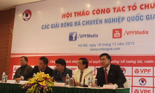Tổng Giám đốc VPF Cao Văn Chóng (bìa phải) tham gia điều hành trong buổi hội thảoẢnh: Hải Anh