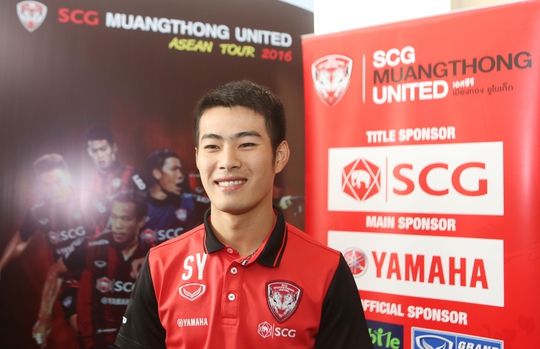 
Sarach Yooyen, đại diện cho SCG Muangthong United, giới thiệu tour du đấu Đông Nam Á.Ảnh: Anh Đức
