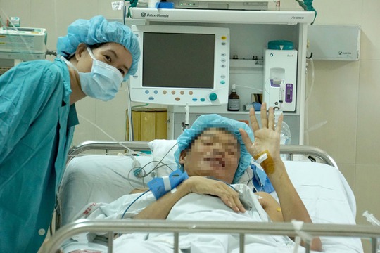 Bệnh nhân đã tỉnh táo sau ca ghép tim tại Bệnh viện Việt Đức Ảnh Ngọc Dung