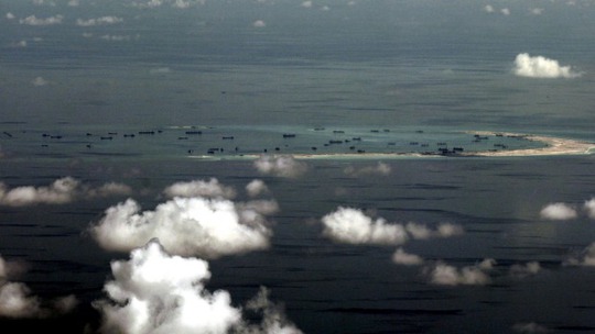 Hoạt động xây đảo nhân tạo trên biển Đông của Trung Quốc gây nhiều lo ngại. Ảnh: Reuters
