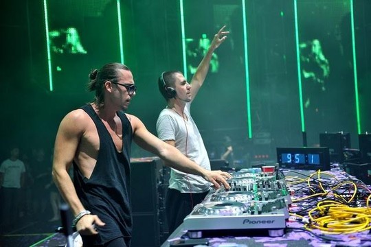 
Dimitri Vegas và Like Mike 
