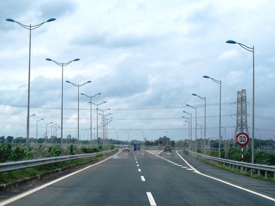
Cao tốc Nội Bài-Lào Cai thường xuyên bị cắt trộm cáp điện và thiết bị phục vụ hệ thống chiếu sáng, gây mất an toàn giao thông.
