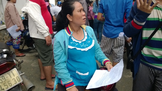 
Chị Nguyễn Thanh Nhàn, đang mang thai tháng thứ 9, là một trong 96 trường hợp nữ CN thai sản, mang thai có nguy cơ mất trắng chế độ thai sản.
