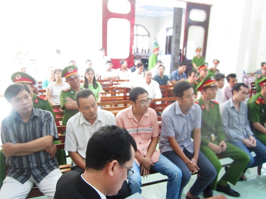Vắng bị cáo NguyễnTấn Quang, còn lại 5 bị cáo tại phiên tòa