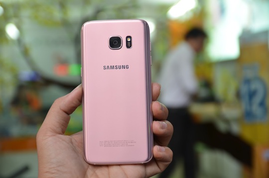 Galaxy S7 edge phiên bản hồng vàng ra mắt