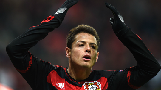 
Chicharito liên tiếp bị gãy xương
