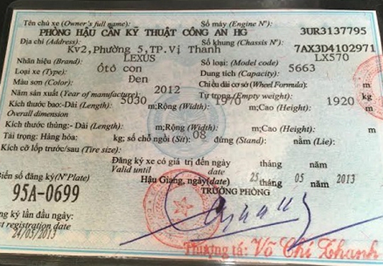 
Ông Võ Chí Thanh từng ký cấp biển số xanh cho chiếc Lexus tư nhân chở Phó Chủ tịch UBND tỉnh Hậu Giang Trịnh Xuân Thanh
