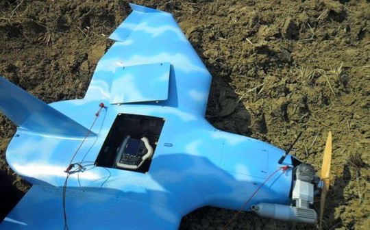 UAV công nghệ thấp và thô sơ của Triều Tiên bay qua biên giới năm 2014. Ảnh: Economist