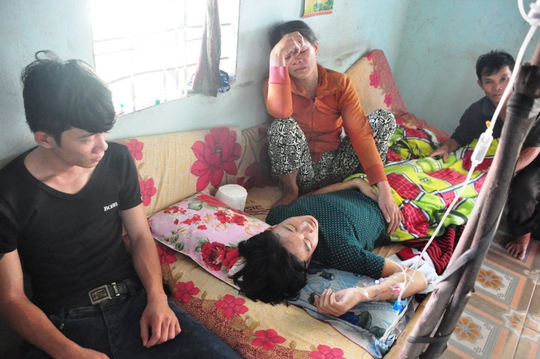 
Bệnh viện đã trả em Nguyễn Thanh T. về nhà vì không thể cứu được em nữa
