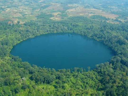 Hồ Yeak Laom. Ảnh: Wikimedia