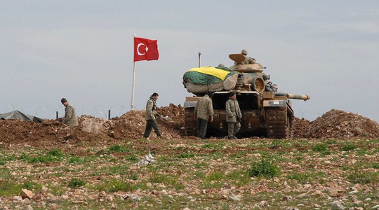 Thổ Nhĩ Kỳ đang gia tăng hiện diện quân sự ở biên giới với Syria. Ảnh: Reuters
