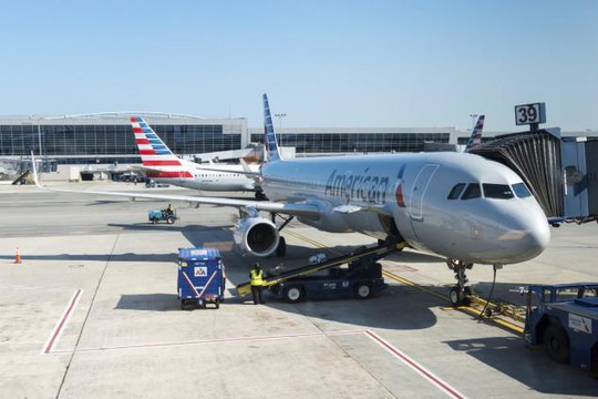 Tafoya-Montano phóng hỏa trên máy bay của American Airlines để lấy le với đồng nghiệp. Ảnh: NY Daily News