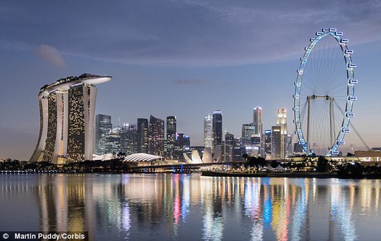 Singapore tiếp tục là thành phố đắt đỏ nhất thế giới. Ảnh: Corbis