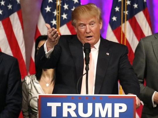 Ông Trump nói về chiến thắng sau các cuộc bầu cử sơ bộ ngày 15-3 tại CLB Mar-A-Lago, bang Florida. Ảnh: Reuters