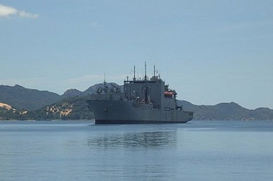 Tàu USNS Richard E. Byrd của Hải quân Mỹ đậu tại Vịnh Cam Ranh năm 2011. Ảnh: Hạm đội Thái Bình Dương của Mỹ