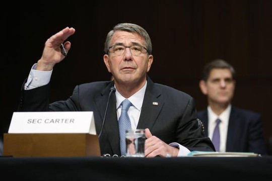 Bộ trưởng Quốc phòng Mỹ Ash Carter trong một cuộc họp tại Washington hôm 28-4. Ảnh: REUTERS