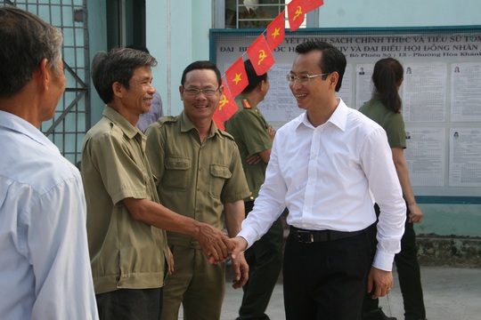
Ông Nguyễn Xuân Anh, Bí thư Thành ủy Đà Nẵng kiểm tra công tác chuẩn bị bầu cử
