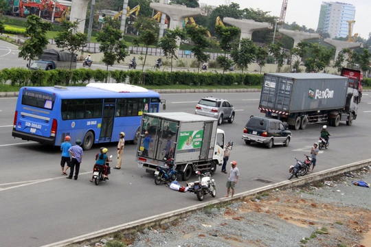 
Hiện trường vụ tai nạn khiến đôi nam nữ thanh niên nguy kịch
