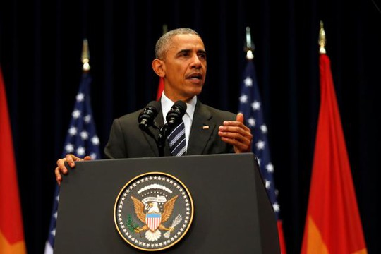 
Tổng thống Barack Obama đọc diễn văn tại Trung tâm Hội nghị Quốc gia ở Hà Nội - Việt Nam hôm 24-5. Ảnh: Reuters
